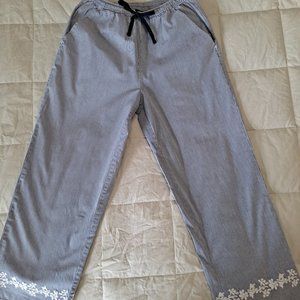 Denim & Co. Crop embroidered capri pants